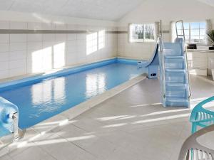 Bazén v ubytování 26 person holiday home in Fr rup nebo v jeho okolí