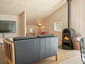 Gallery image of Four-Bedroom Holiday home in Nexø 14 in Spidsegård