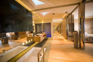 Гостиная зона в Elounda Beach Hotel & Villas, a Member of the Leading Hotels of the World
