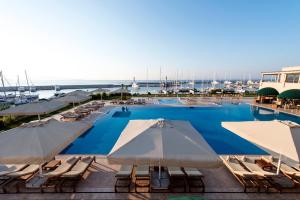 Бассейн в Yacht Club или поблизости