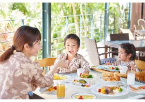 Děti v ubytování Hotel Mahaina Wellness Resorts Okinawa + 37 fotografií