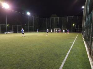 Tenis alebo squash v ubytovaní B&B La Staffa alebo jeho okolí