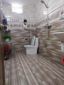 Ein Badezimmer in der Unterkunft Hải Phận Homestay