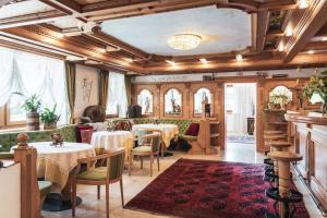 Posedenie v ubytovaní Hotel Chalet Corso