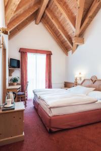 Foto da galeria de Hotel Chalet Corso em San Vigilio Di Marebbe