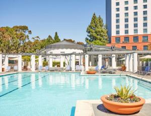 Bazén v ubytování Hyatt Regency La Jolla at Aventine nebo v jeho okolí