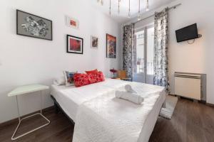 Zdjęcie z galerii obiektu Maravilloso Apartamento 2H 2B Malasaña - Gran Via w Madrycie