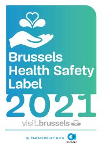 une affiche avec une main tenant un cœur et les mots hôpitaux label de sécurité sanitaire dans l'établissement Hotel Du Congres, à Bruxelles