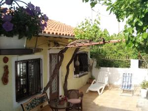 Zahrada ubytování Panos and Chrisas House