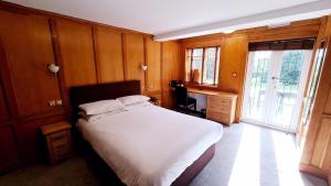 Gallery image of Farnham House Hotel in Farnham