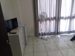 A television and/or entertainment centre at B&b il Girasole