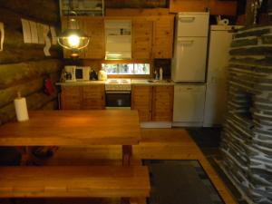 Majoituspaikan Chalet Ankka keittiö tai keittotila