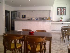 Virtuvė arba virtuvėlė apgyvendinimo įstaigoje Hotel Pedraza