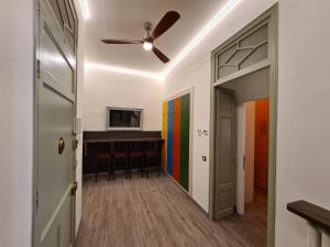TV a/nebo společenská místnost v ubytování Apartaments Vicus 3 con vistas a la Plaza Mayor de Vic