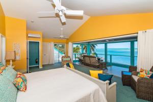 Posezení v ubytování Bit of Heaven by Grand Cayman Villas