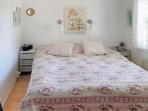 Fotografie z fotogalerie ubytování 5 person holiday home in BERGKVARA v destinaci Grisbäck