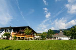 Galeriebild der Unterkunft Hotel Alpenblick in Ohlstadt