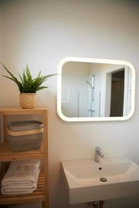 A bathroom at Gartenhaus5 Még 37 kép