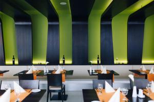 A restaurant or other place to eat at Art Hotel Szeged