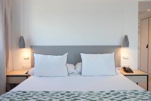 Postel nebo postele na pokoji v ubytování Hotel MiM Mallorca & Spa - Adults Only