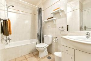 Łazienka w obiekcie Apartamentos la Mar