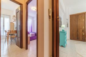 Kép San Giovanni Apartment with Balcony szállásáról Rómában a galériában