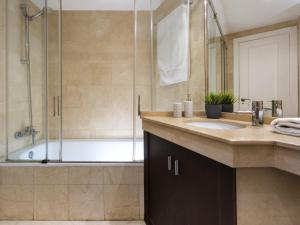A bathroom at Misterhost San Bernardo Jardines de Murillo
