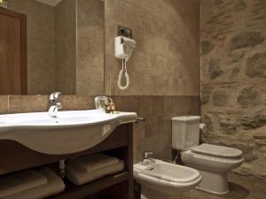 Phòng tắm tại Hotel Las Leyendas