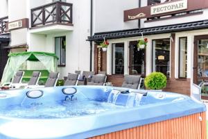 Bassein majutusasutuses Hotel Adrenalin või selle lähedal
