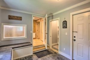 Φωτογραφία από το άλμπουμ του White Mountain Escape with Separate In-Law Suite! σε Thornton