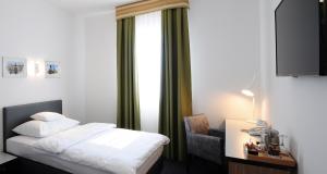 Postel nebo postele na pokoji v ubytování Best Western Airport Hotel Stella