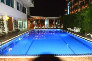 Bazén v ubytování Kristal Beach Hotel nebo v jeho okolí