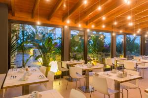 מסעדה או מקום אחר לאכול בו ב-Hotel Tahiti