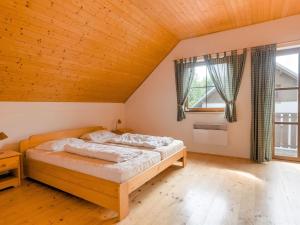 Posteľ alebo postele v izbe v ubytovaní Holiday Home in Javorník near Krkonose Park