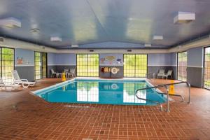 The swimming pool at or close to Baymont by Wyndham Michigan City