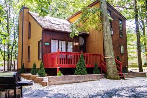 Fotografie z fotogalerie ubytování Entire 3 Bedroom Adventure Chalet, Near the best of the Poconos v destinaci East Stroudsburg