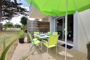 Afbeelding uit fotogalerij van Gite - Le Green - Maison avec Terrasse dans parc avec piscine proche plages et Golf in Pléneuf-Val-André
