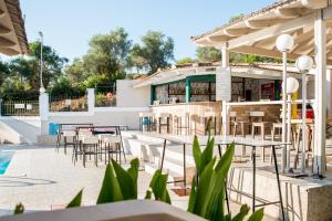 A restaurant or other place to eat at Kalypso studio Resorts