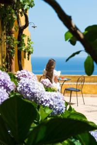 Foto dalla galleria di Hotel Ravesi a Malfa