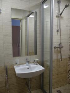 
A bathroom at Pulkovo Hotel

