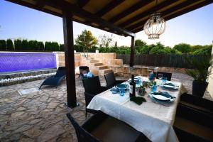 Bazén v ubytování FINCA SUN CLUB home nebo v jeho okolí