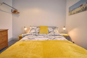 Tempat tidur dalam kamar di Host & Stay - Silverlinings