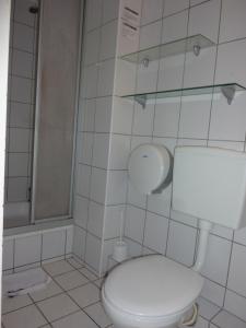 Koupelna v ubytování Buch-Ein-Bett Hostel