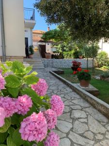 Zahrada ubytování Holiday Home Dorina