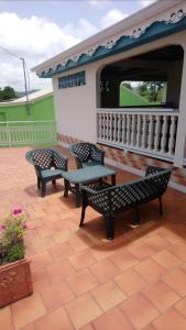 Μπαλκόνι ή βεράντα στο Grande maison déco vintage près de belles plages