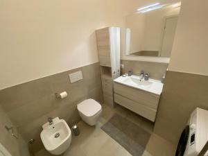 Ένα μπάνιο στο Duomo Apartment - Diaz +21 φωτογραφίες