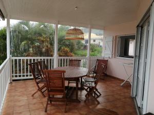 شرفة أو تراس في Rose phoenix appartement terrasse et piscine vue mer