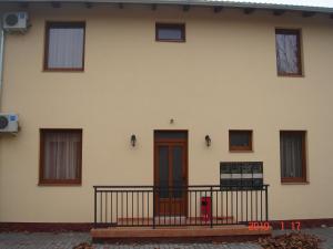 Galeriebild der Unterkunft Balaton Apartmanház in Siófok
