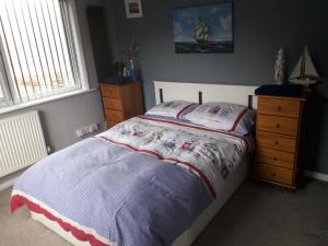 Admirals Apartment sleeps 4 adults 2 children