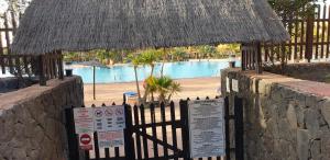 Bazén v ubytovaní Tamarindo I Piscinas de Agua Salada alebo v jeho blízkosti